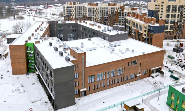 Здание школы на 1375 мест в ЖК «Отрада» уже готово