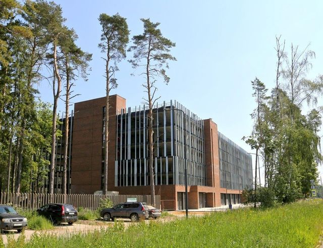 Повышение цен на машиноместа и кладовые в Лесной Отраде после сдачи паркинга